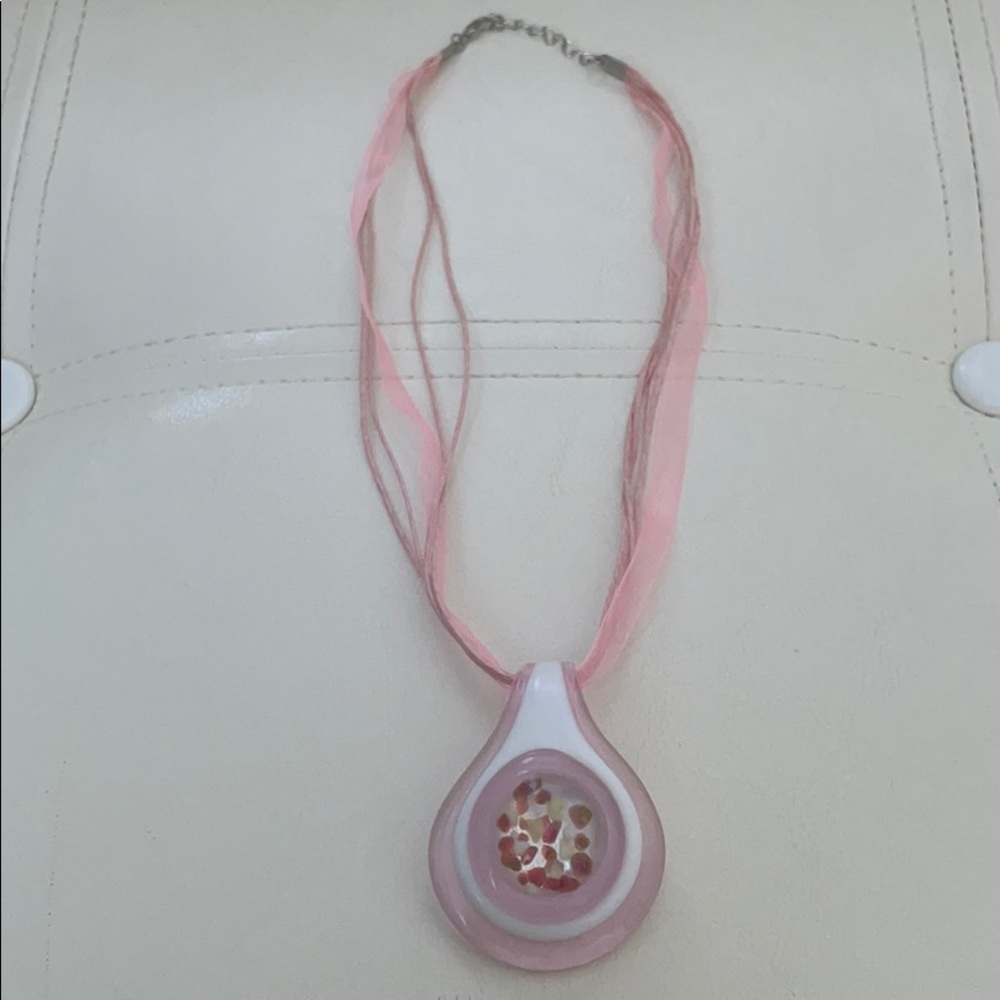 Glass pendent necklace
